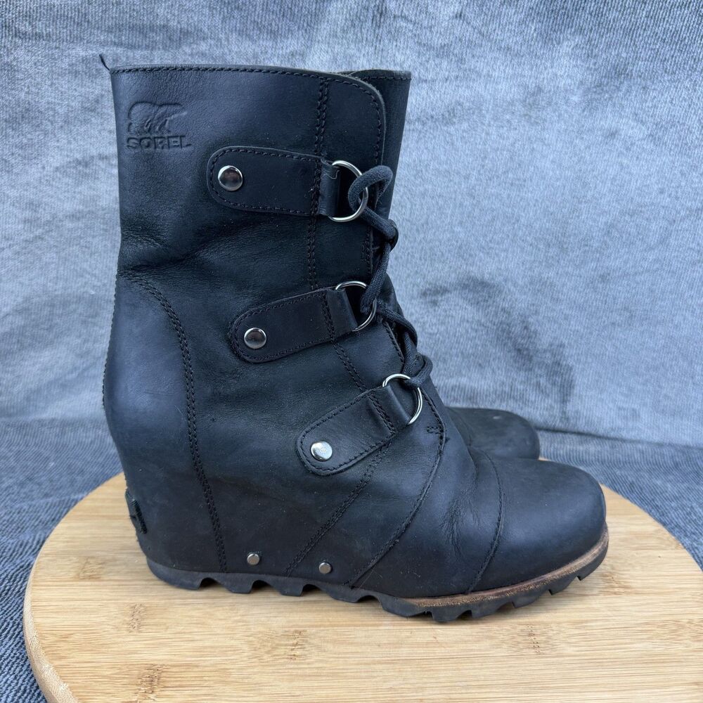 Sorel Joan of Artctic Boots Womens Size 7 Black Leather Wedge MId 1627141-011